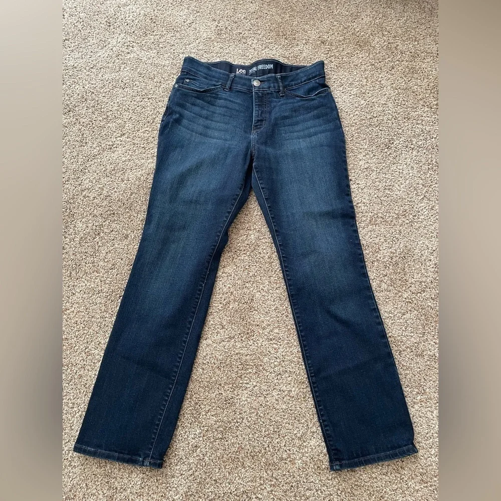 Lee Modern Series Total Freedom Straight Leg Blue Jeans Size 12 - Picture 2 of 11